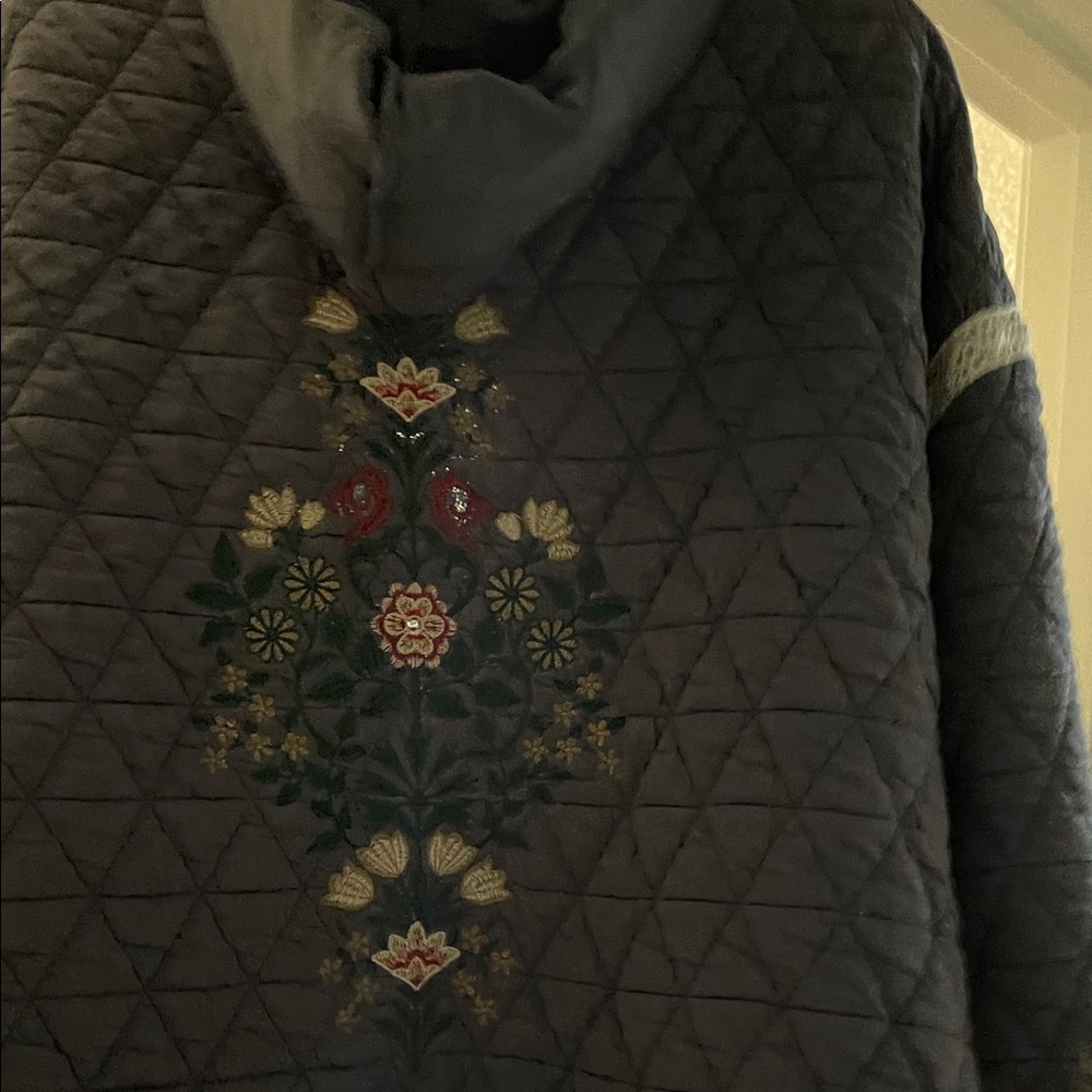 POL Quilted Jacket with Embroidered Floral Design - Gray and Cream - Picture 10 of 15